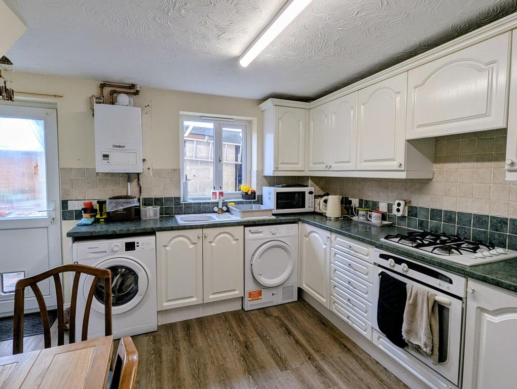 Property photo 2 of 16 Kitchen