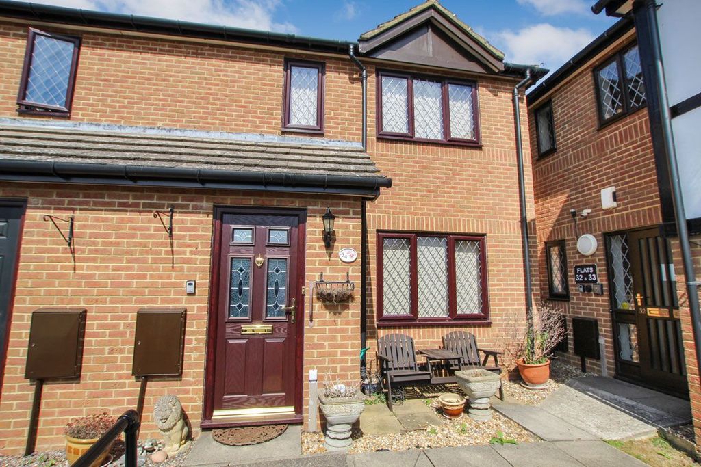 Property photo 3 of 12