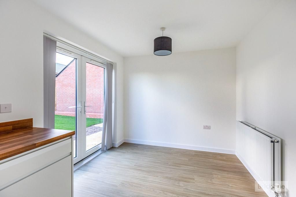 Property photo 3 of 15 Dining Area