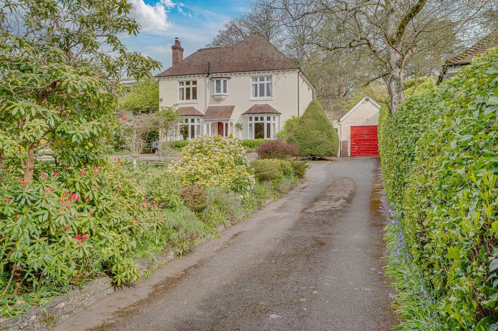 Property photo 1 of 33