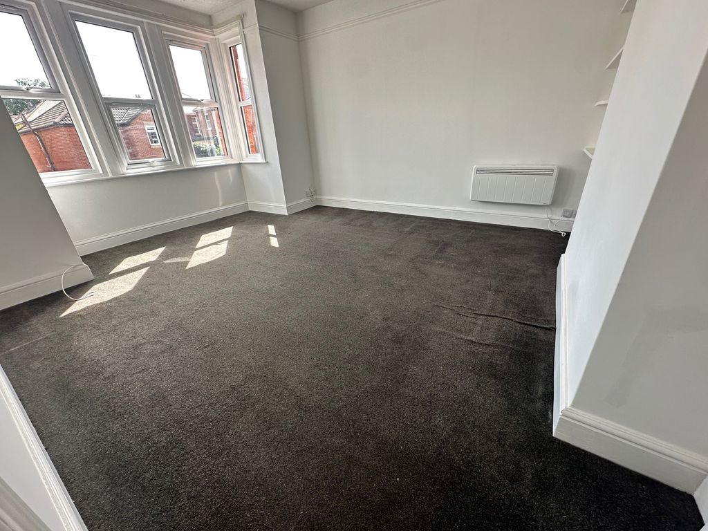 Property photo 2 of 16 Image