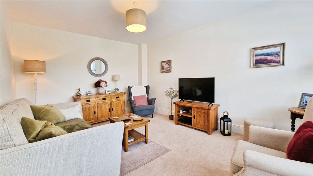 Property photo 2 of 12 Picture No. 02