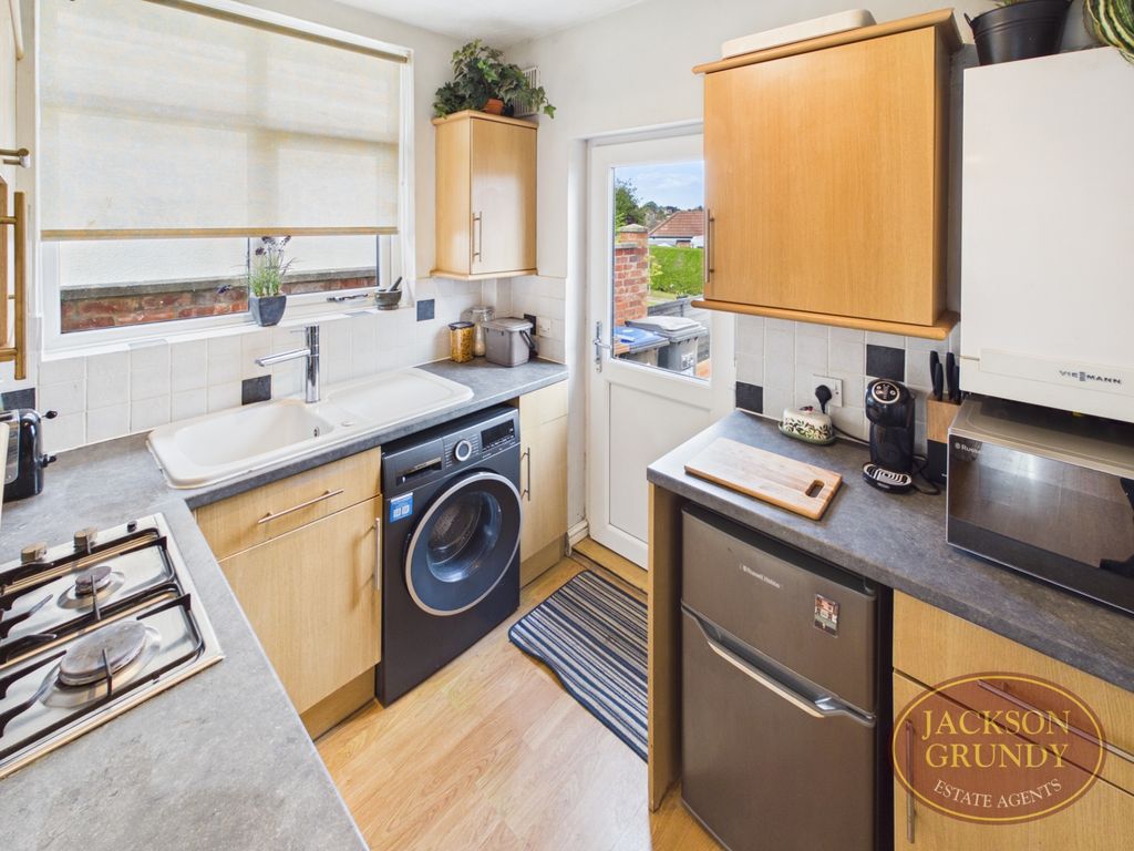 Property photo 2 of 8 Ellesmere Avenue