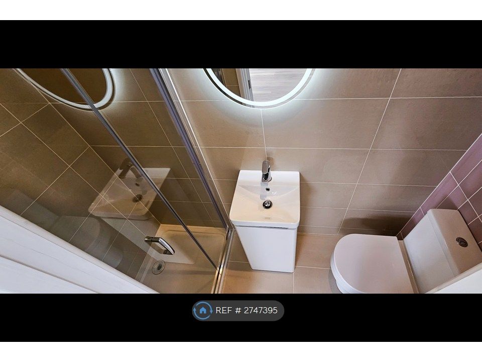 Property photo 3 of 7 Room 8 Bathroom