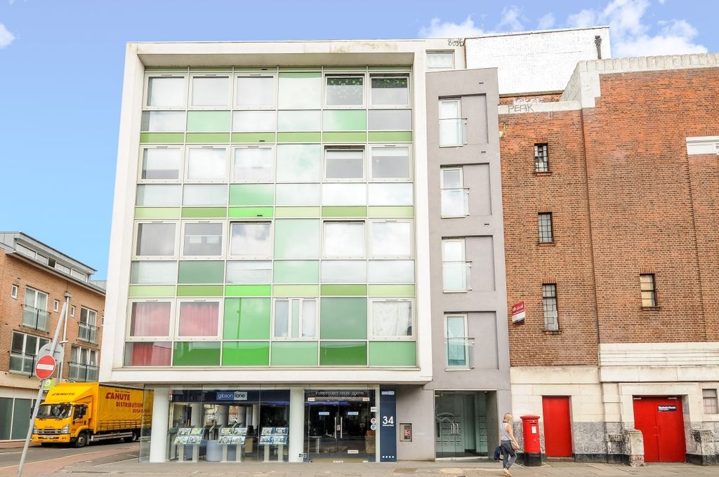 Property photo 1 of 7 External - Richmond