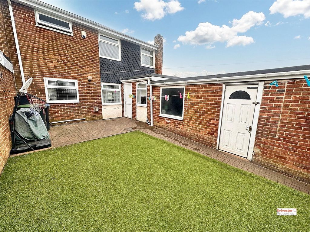 Property photo 1 of 18 Picture No. 01