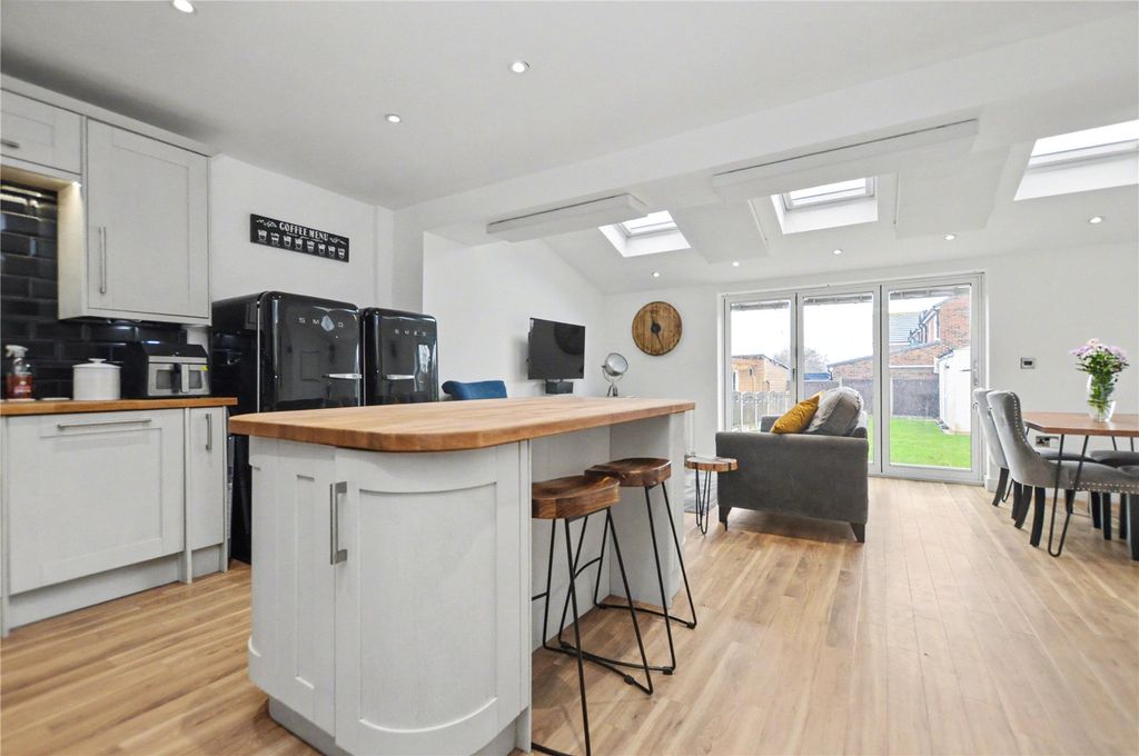 Property photo 2 of 24 Picture No. 39