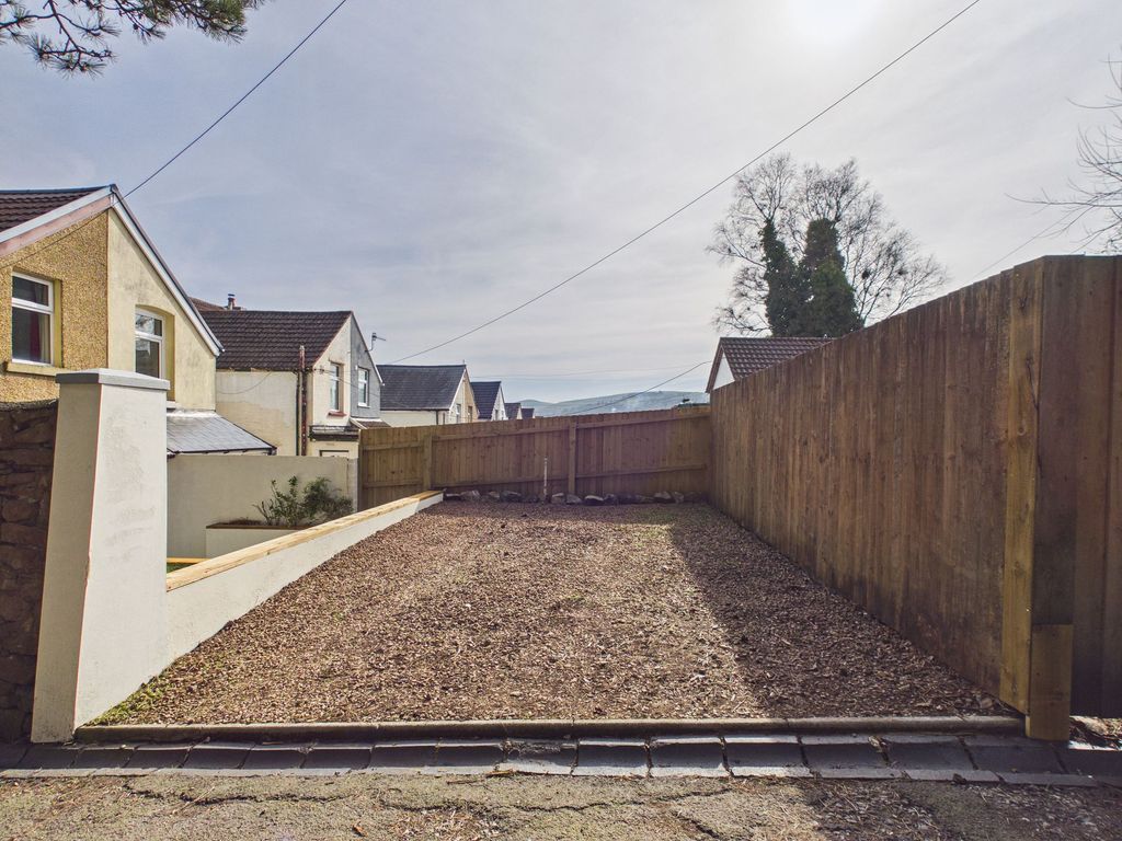 Property photo 3 of 40