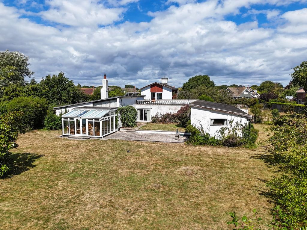 Property photo 3 of 18