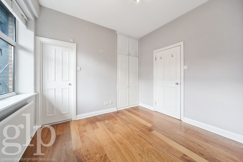 Property photo 3 of 14 989073