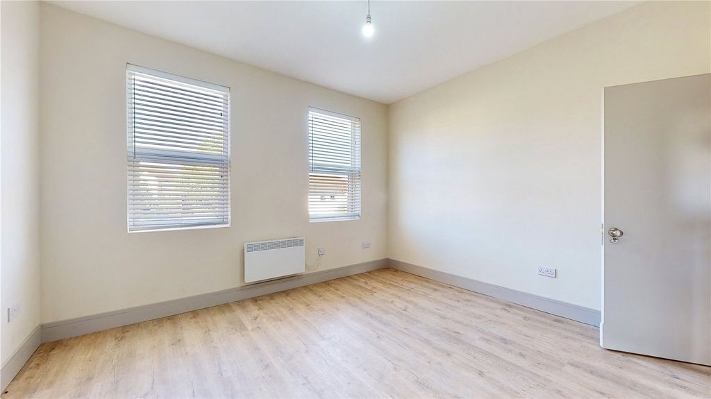 Property photo 2 of 18 Picture No. 66