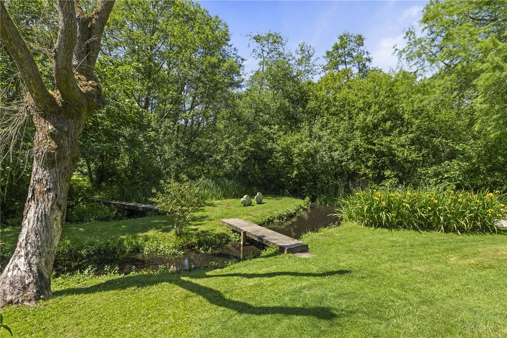 Property photo 3 of 28 Garden