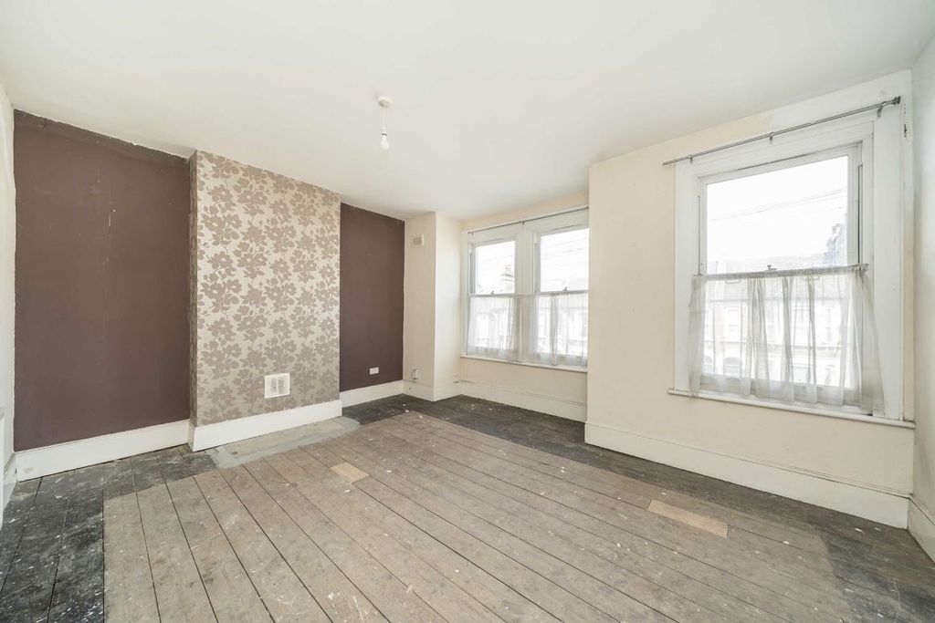 Property photo 2 of 4