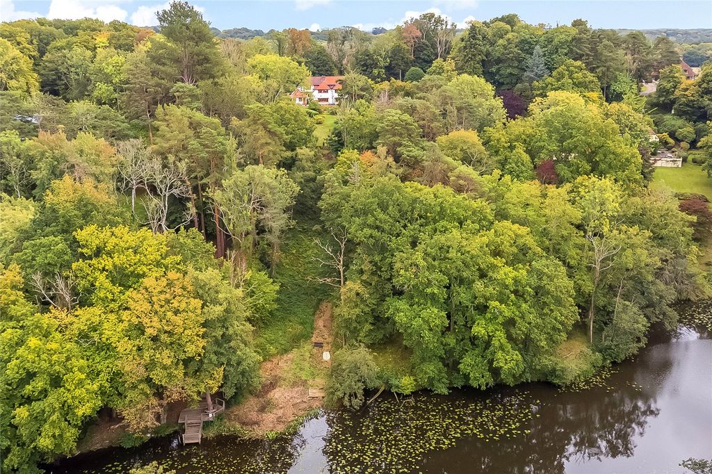 Property photo 2 of 41 House. Partnership