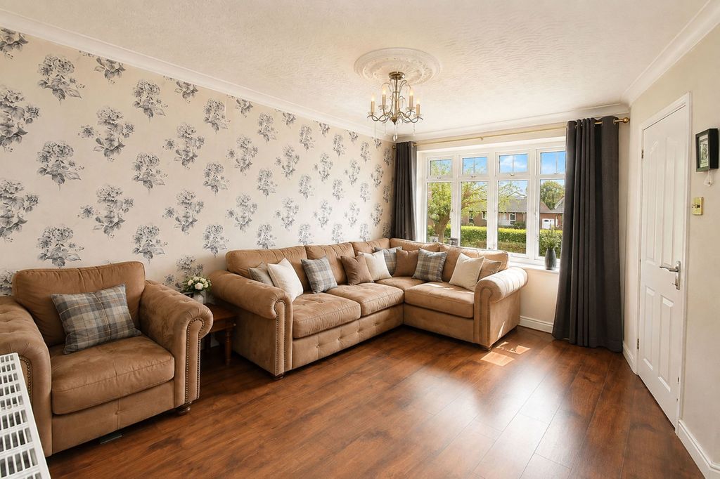 Property photo 2 of 33