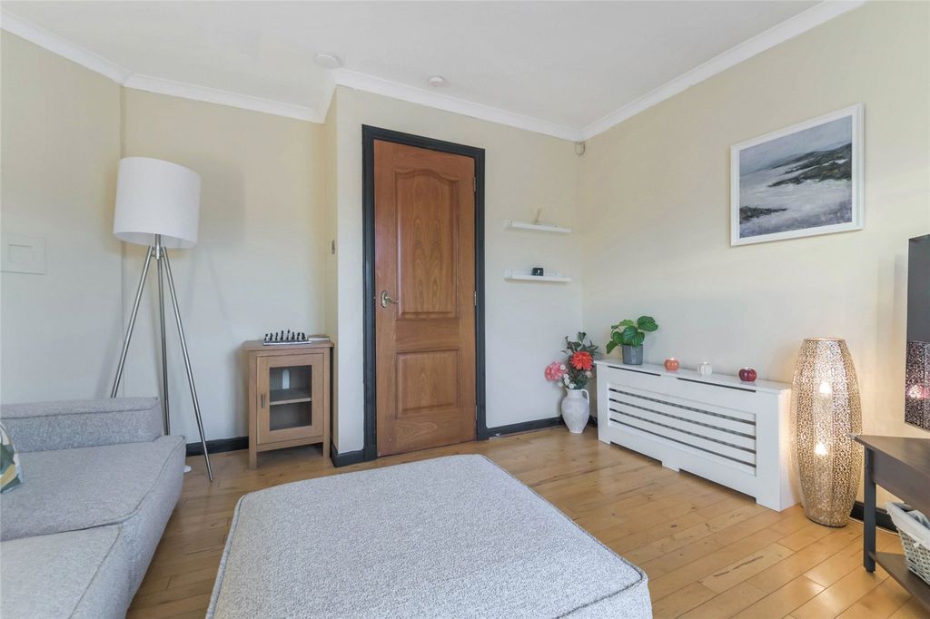 Property photo 3 of 19 3