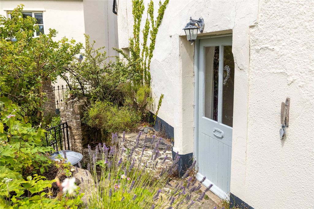 Property photo 3 of 27 Picture No. 04