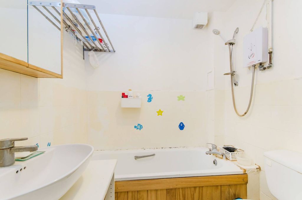 Property photo 2 of 4