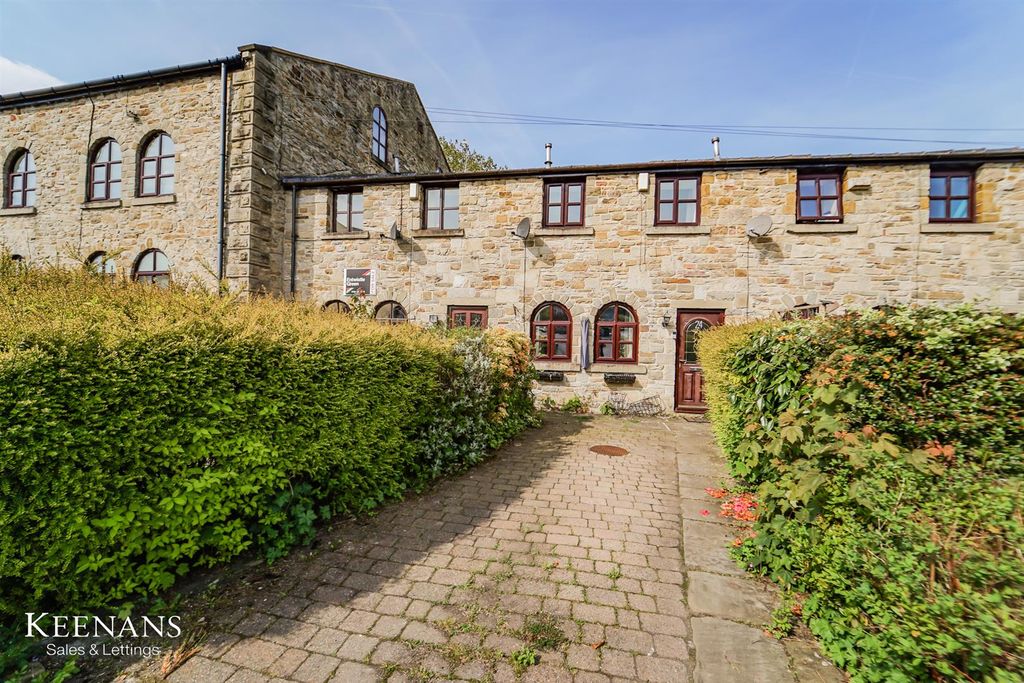 Property photo 2 of 22