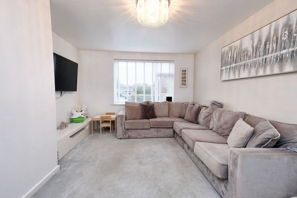 Property photo 2 of 23