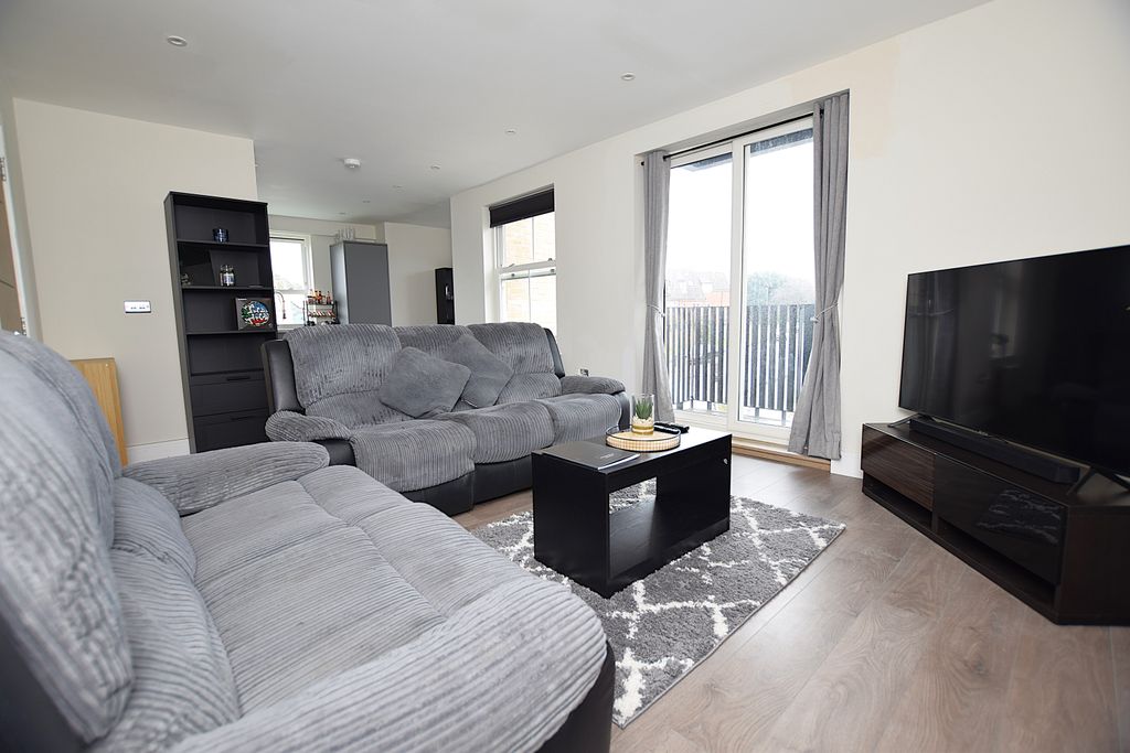 Property photo 3 of 12