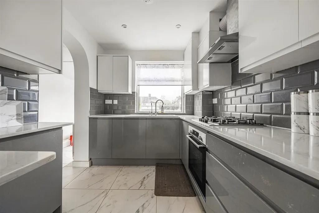 Property photo 2 of 13 5.Jpg