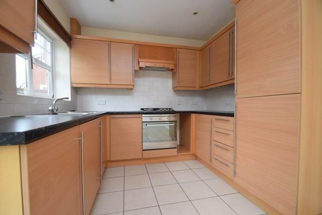 Property photo 2 of 11 Kitchen