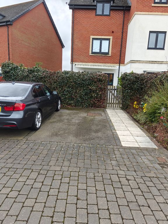 Property photo 2 of 28