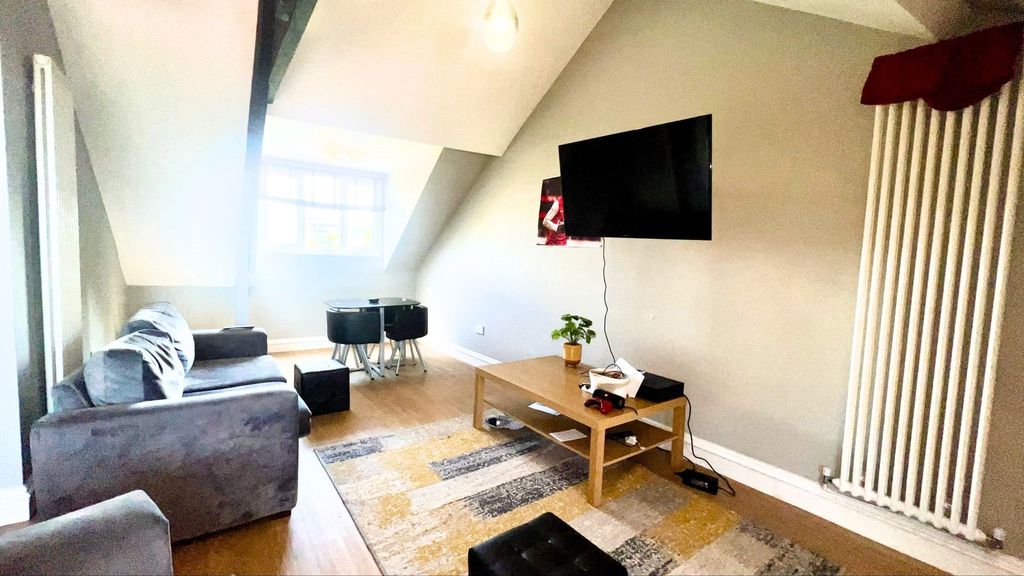 Property photo 2 of 18 Flat 5 Eslington Tower Lounge 2c