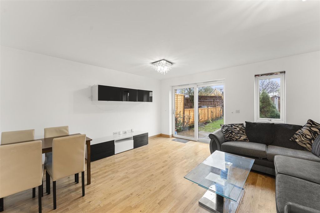 Property photo 2 of 12