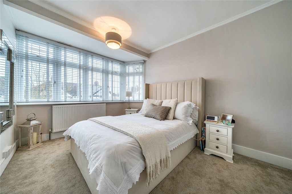 Property photo 2 of 21 Bedroom