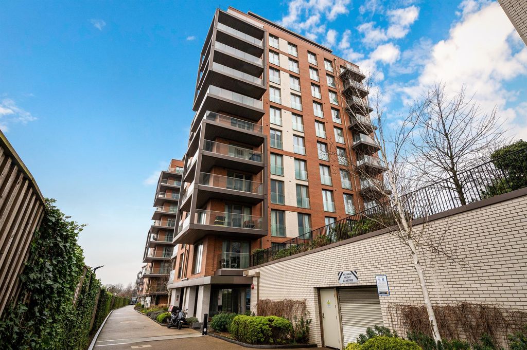 Property photo 2 of 12