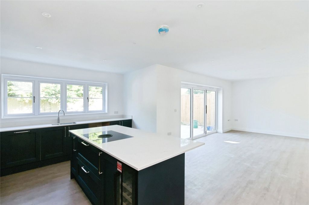 Property photo 2 of 26 Picture No. 59