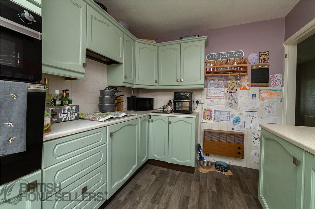 Property photo 3 of 32 Picture No. 14