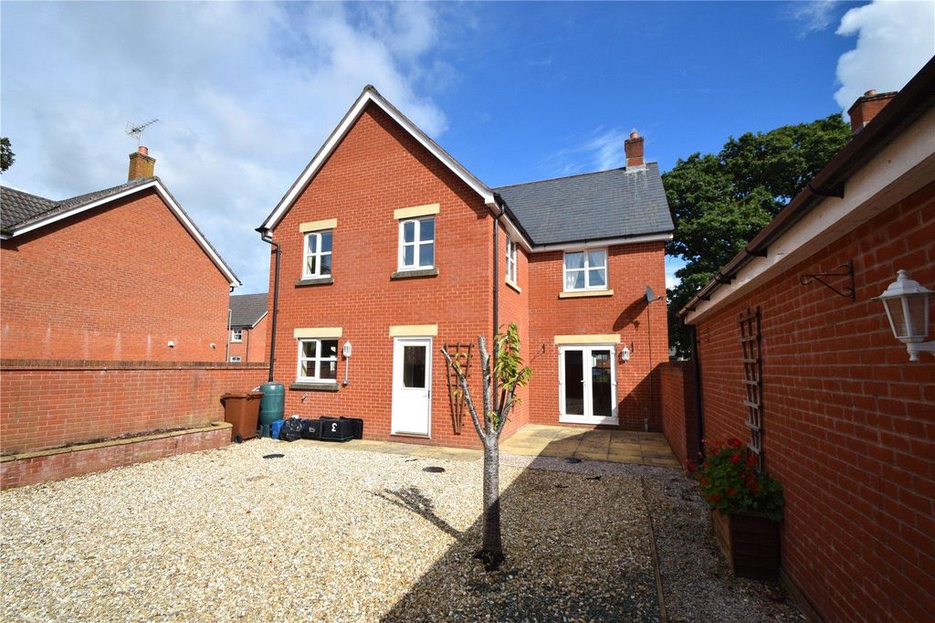 Property photo 2 of 11 Tiverton Seddons