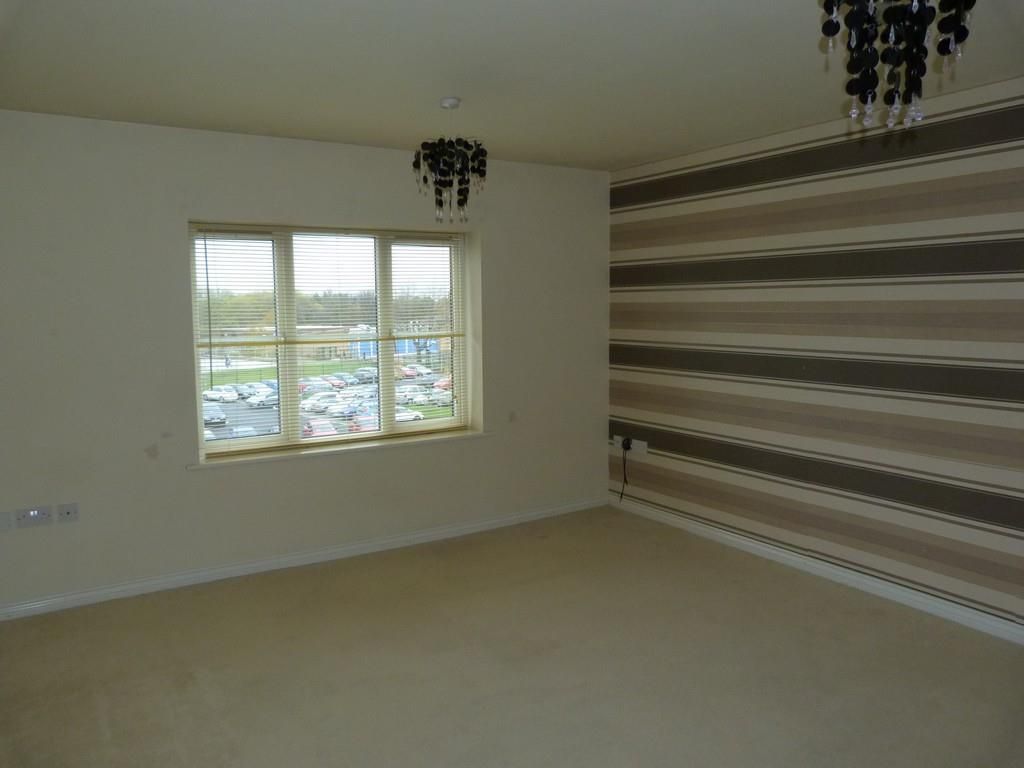 Property photo 3 of 7 Living Room