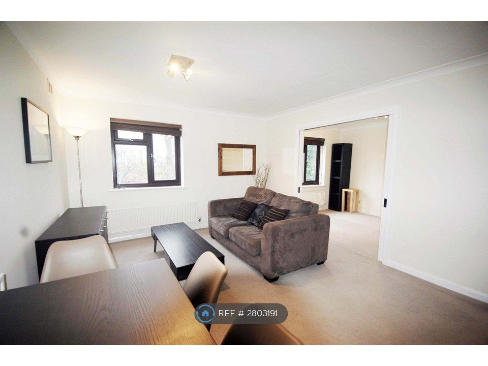 Property photo 3 of 16 Lounge