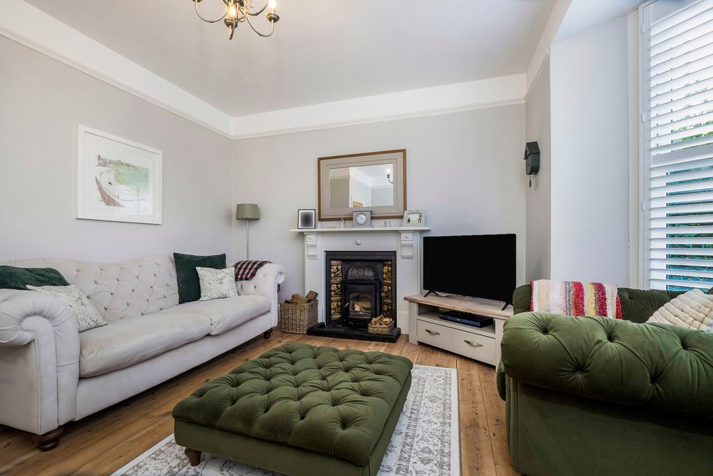 Property photo 3 of 38 Pbox-Img.Jpg