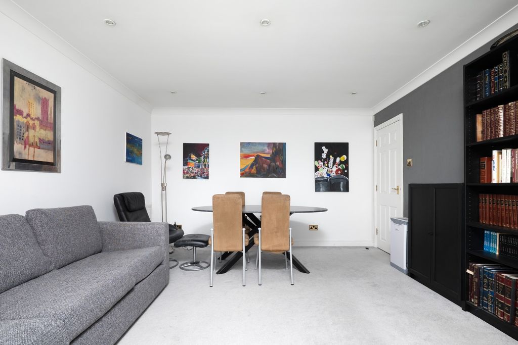 Property photo 3 of 12 4713696