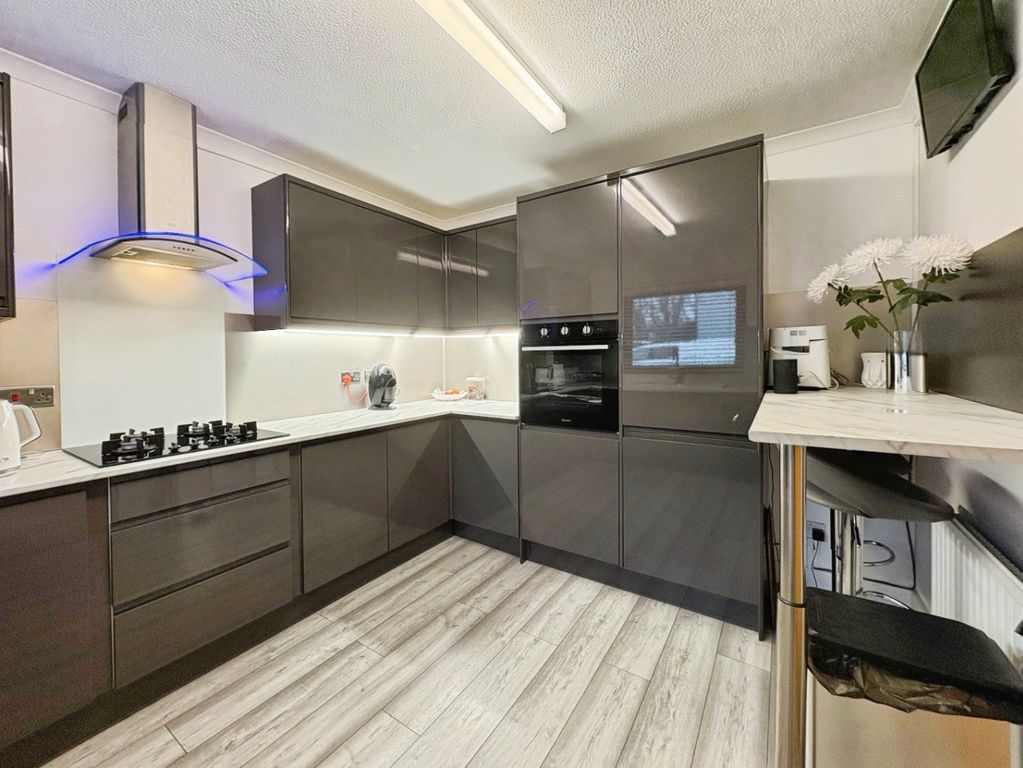 Property photo 2 of 24 4947328