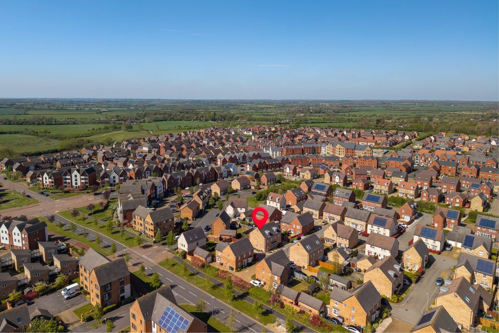 Property photo 2 of 28