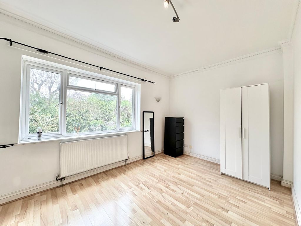 Property photo 3 of 10 Gallery