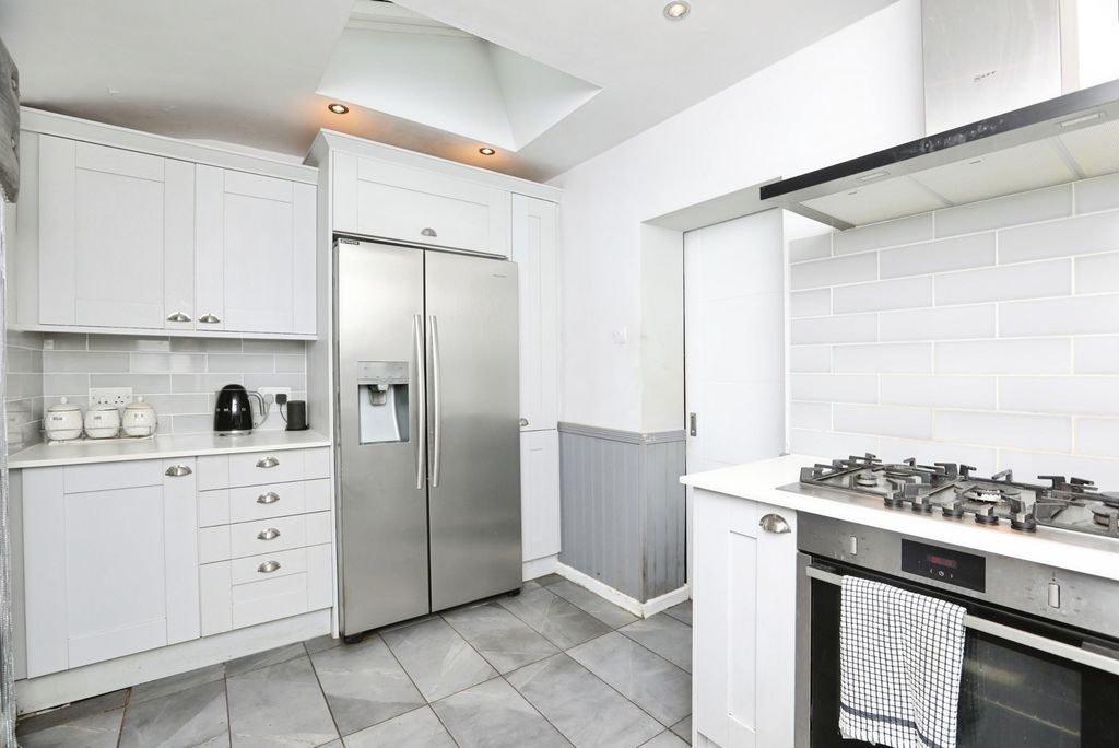 Property photo 3 of 19 Pbox-Img.Jpg