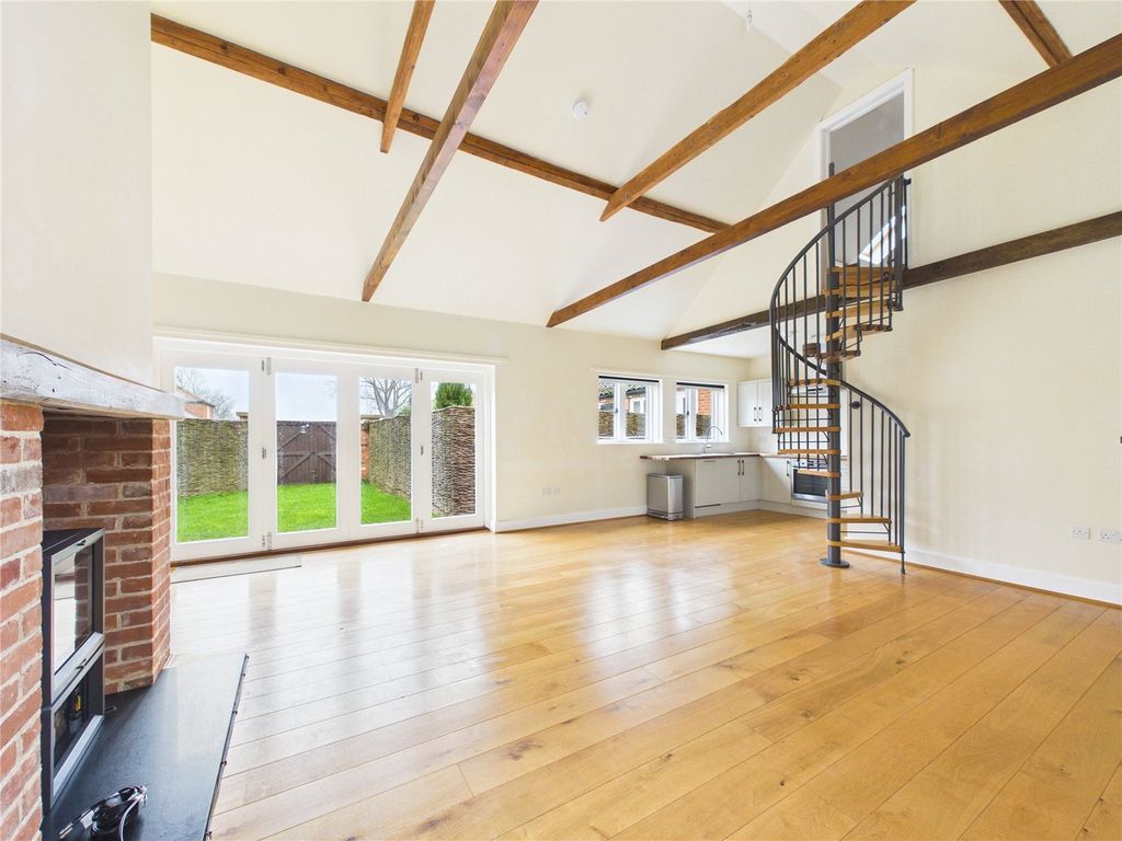 Property photo 3 of 16 Picture No. 06