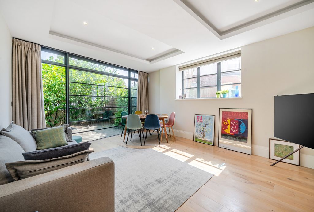 Property photo 1 of 10 1336965-10-689B44...