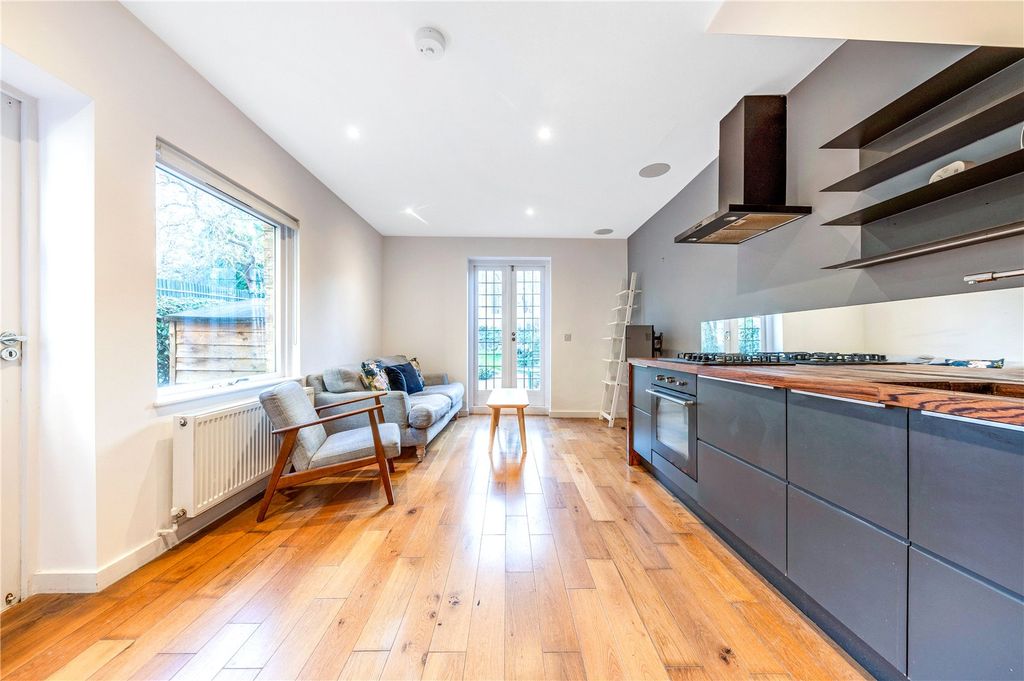 Property photo 2 of 11 Picture No. 03