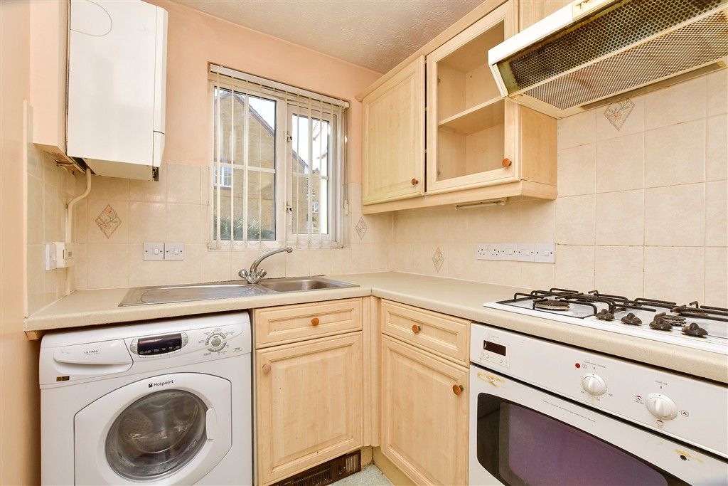 Property photo 3 of 17 Kitchen