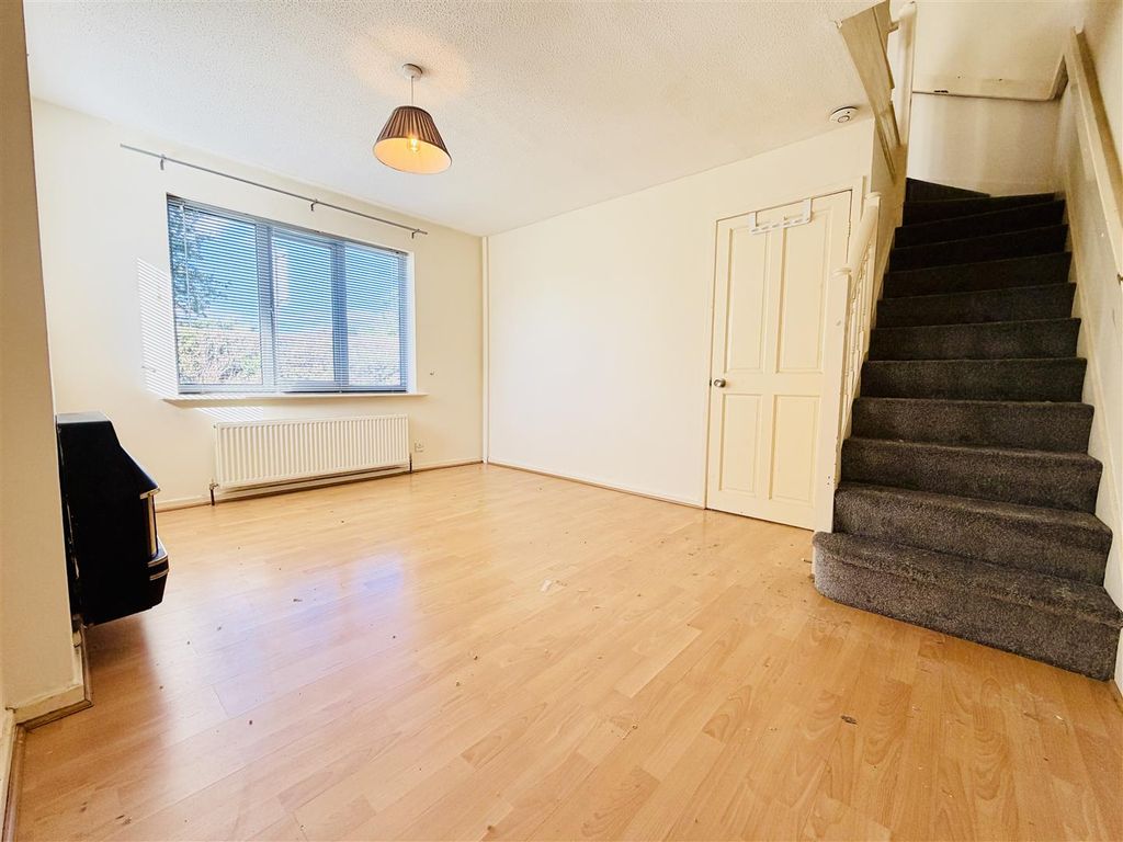 Property photo 3 of 13 Lounge