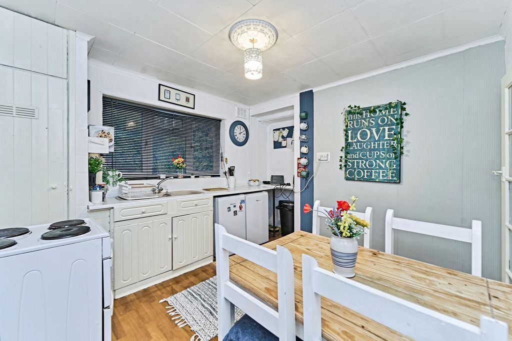 Property photo 3 of 15 Kitchen/Dining Room