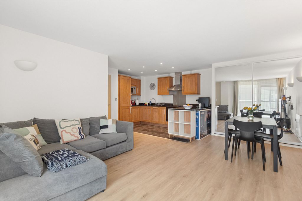 Property photo 1 of 13 Image